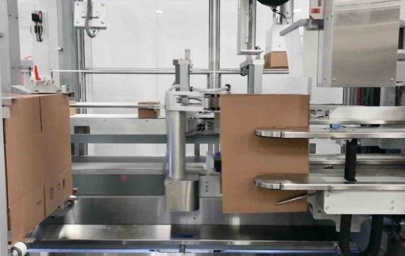 Top Load Case Packer Features